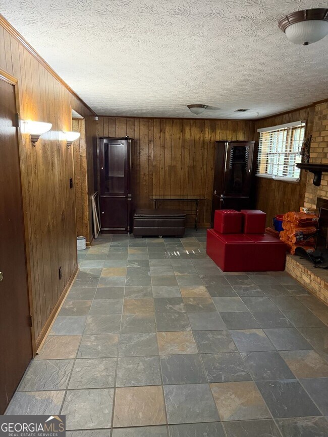 Building Photo - 8282 Dawn Dr