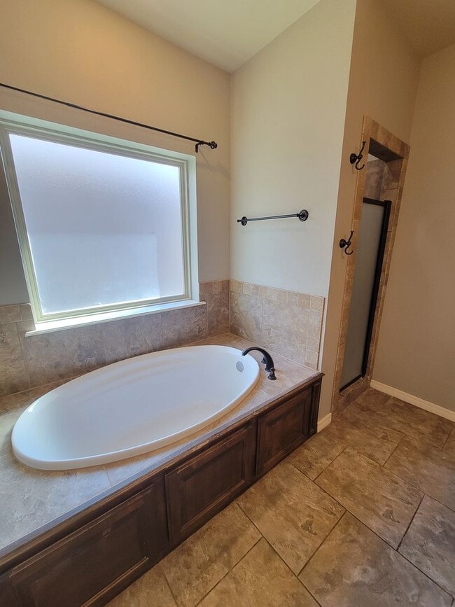 Building Photo - 9825 Perry Ave