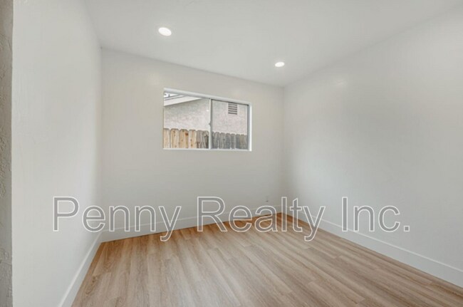 Building Photo - 6046 Reo Pl