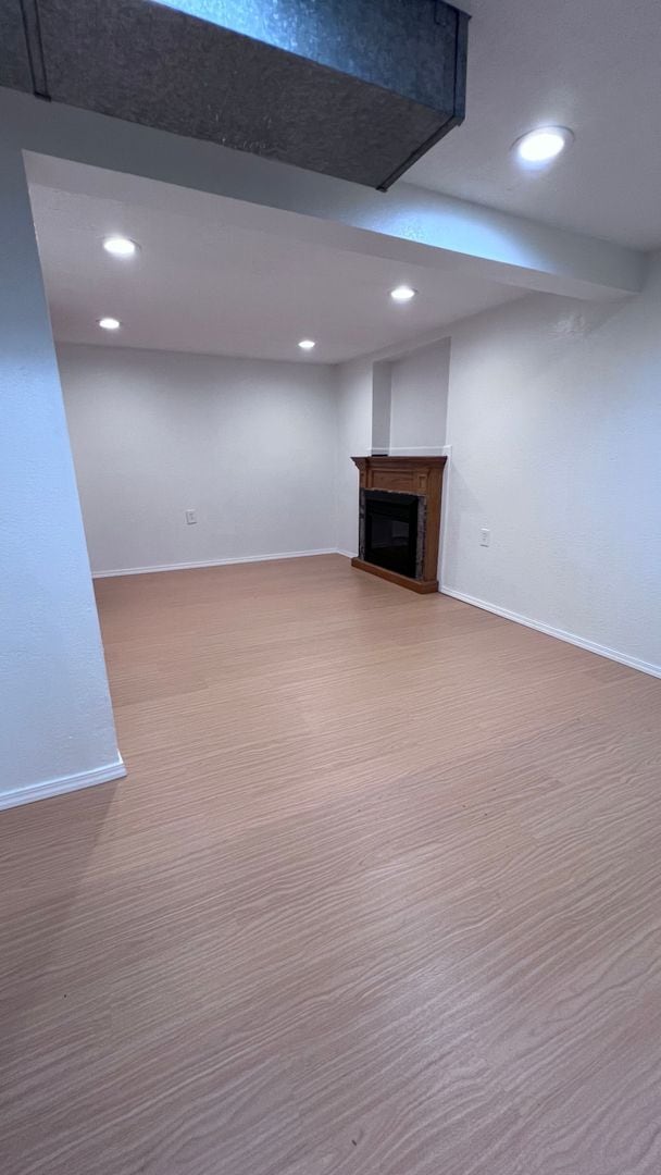 Building Photo - 4 bedroom 2 bath home Available Now!!!