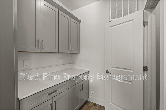 Building Photo - 11130 Aspen Hl Dr