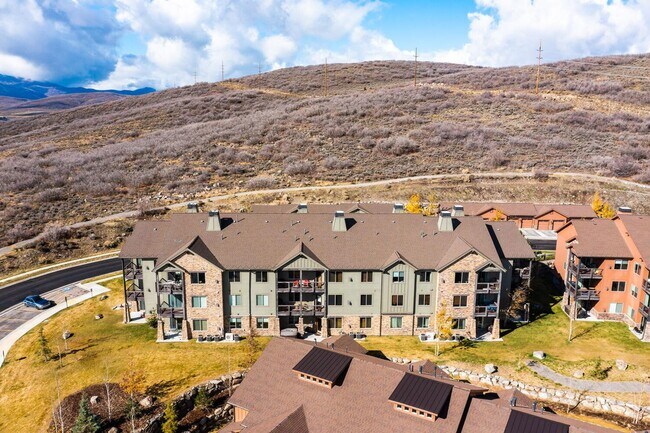 Building Photo - Unfurnished Condo in Black Rock Ridge