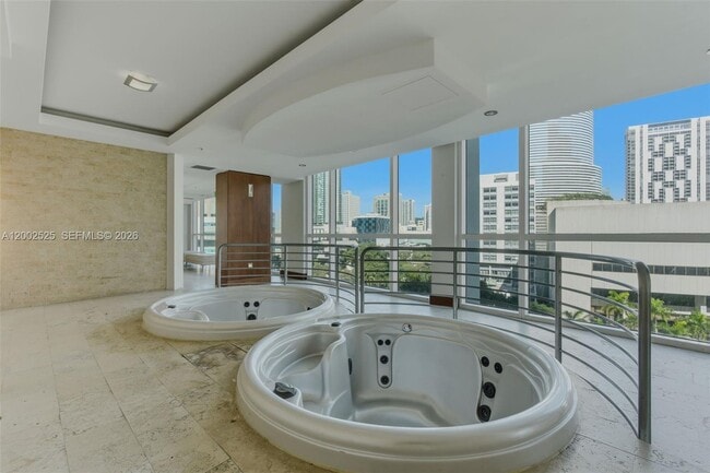 Building Photo - 31 SE 5th St