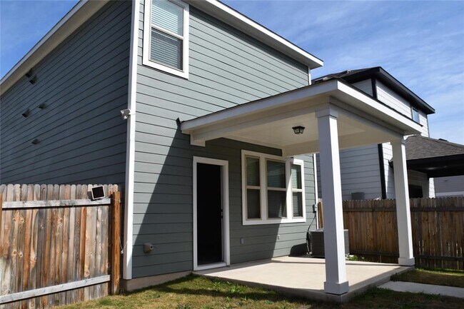 Building Photo - 1660 Fountain Bridge Dr