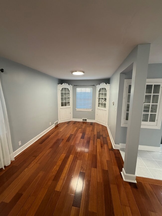 Building Photo - 336 Monohan Dr