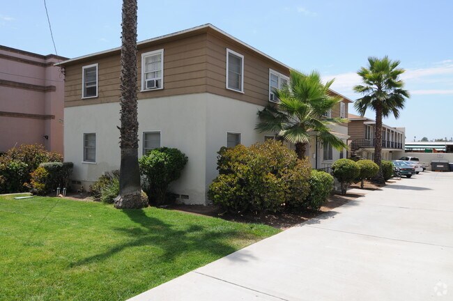Building Photo - 4818-4826 Palm Ave