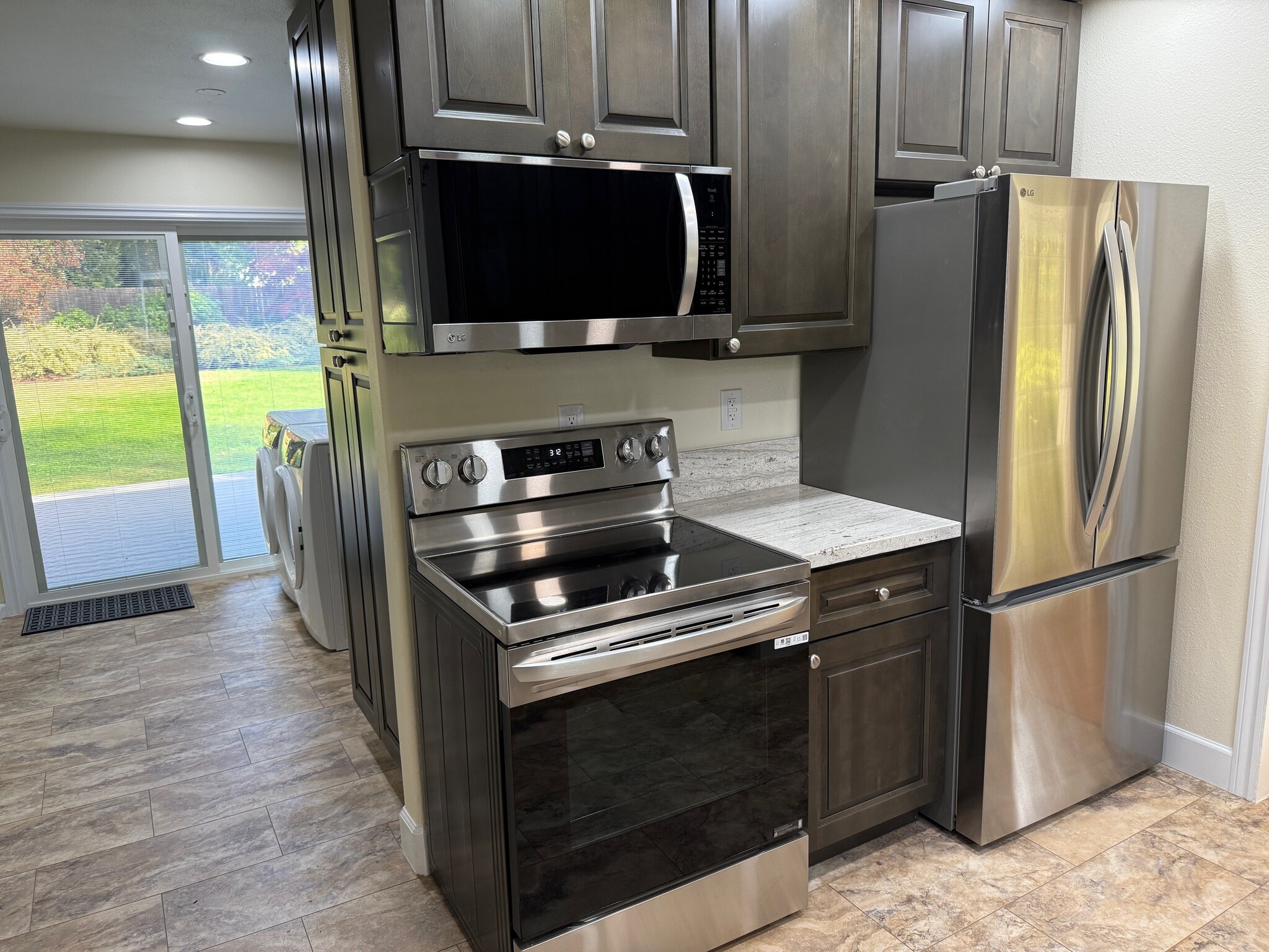 Kitchen Appliances - 8516 SW 58th Ave