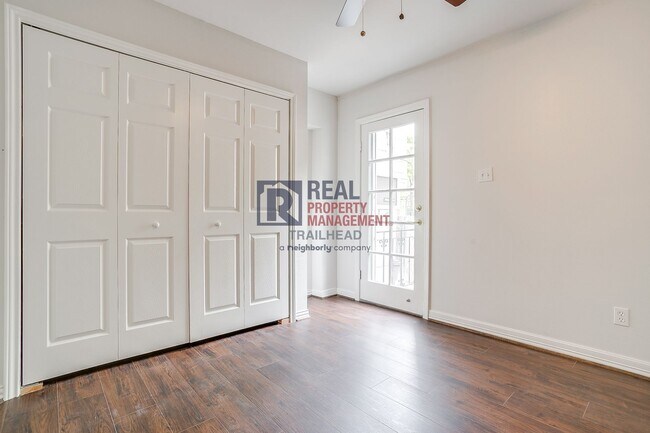 Building Photo - Charming Monticello Townhome – 4 Beds, Updated Kitchen & On-Site Parking