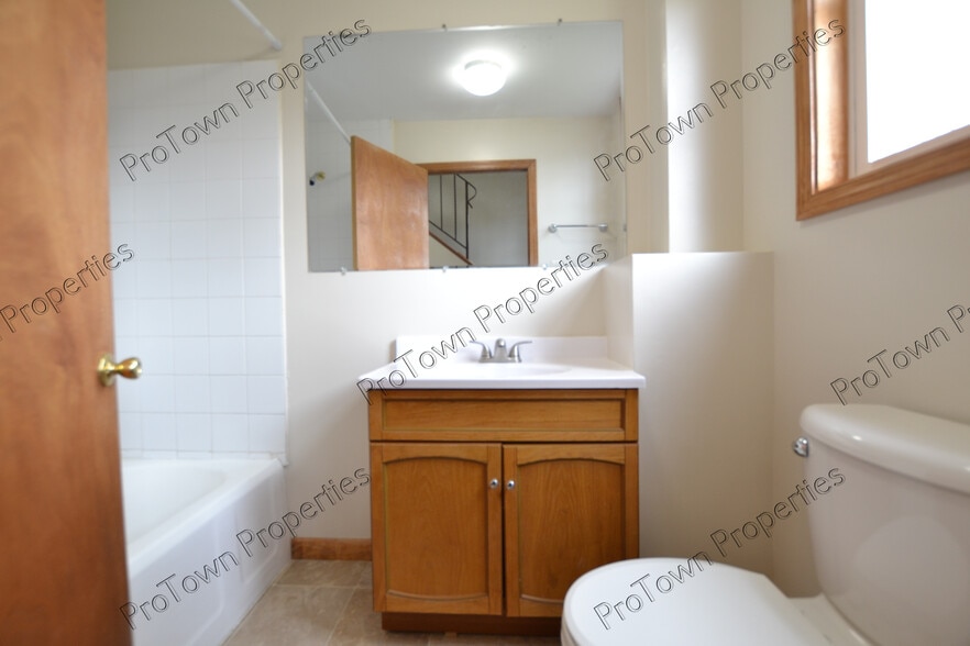 Building Photo - 524 South St