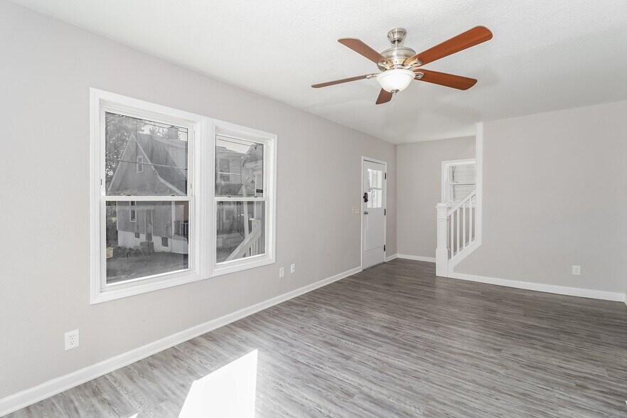 Building Photo - 104 Blackburn Ave