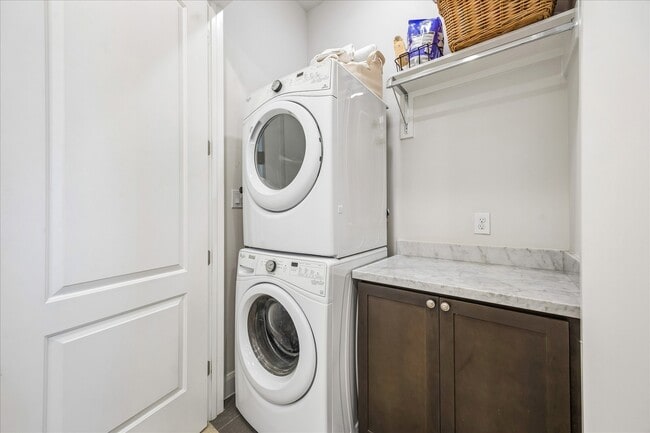 Building Photo - 1033 Ashland St