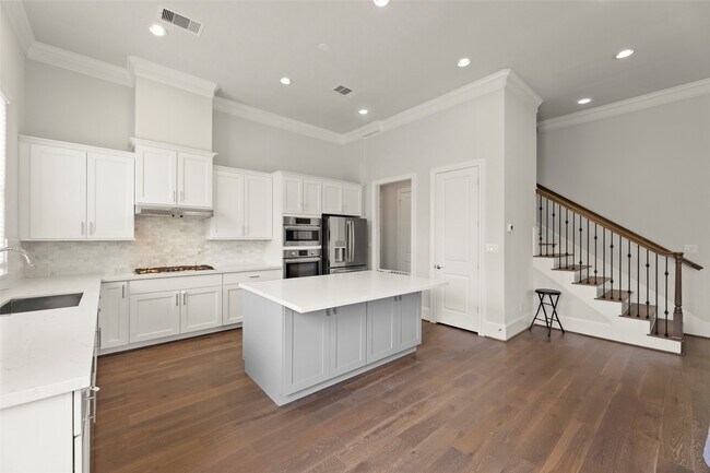 Building Photo - 9651 Kings Cross Station