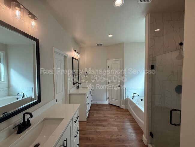 Building Photo - 801 N 5th St