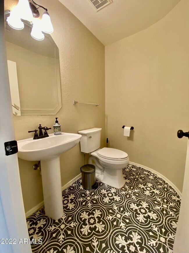 Building Photo - 3551 S Larkspur Way