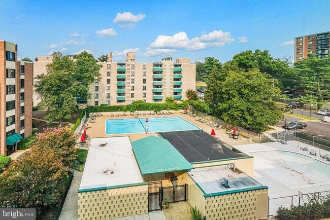 Building Photo - 6137 Leesburg Pike