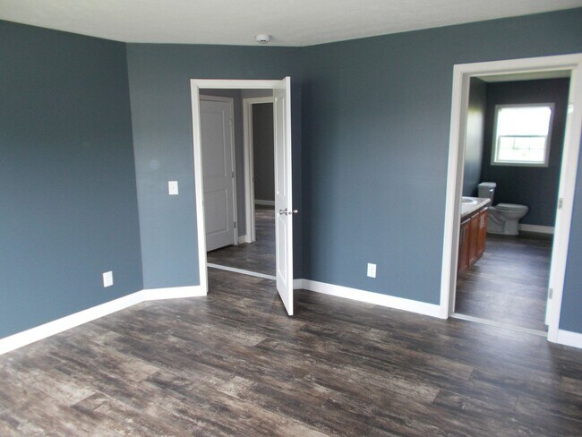 Building Photo - Large, Beautiful Home North of Richmond