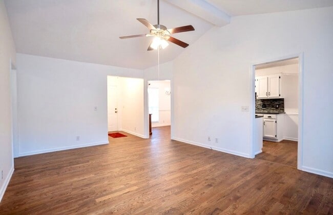 Building Photo - 101 Heathcote Ct