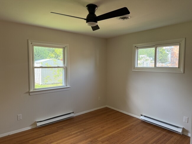 Building Photo - 118 N Linden Ave