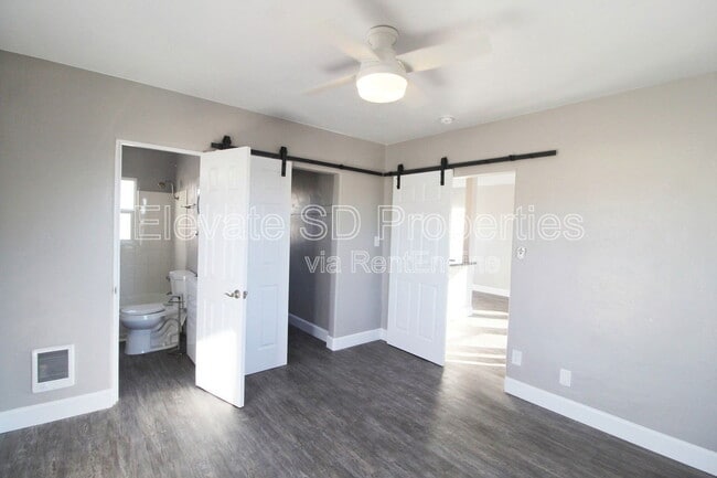 Building Photo - 4685 Hamilton St