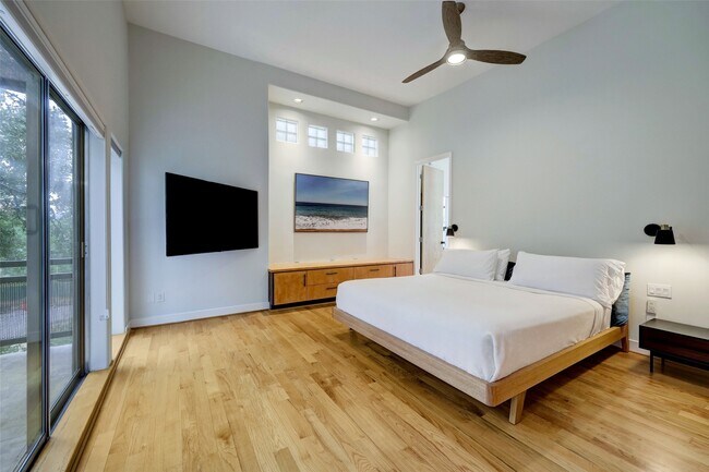 Building Photo - 5002 Milam St