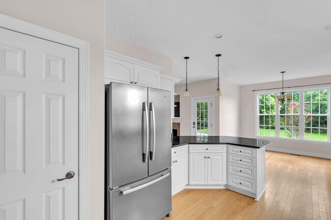 Building Photo - 210 Raven Ridge Ct