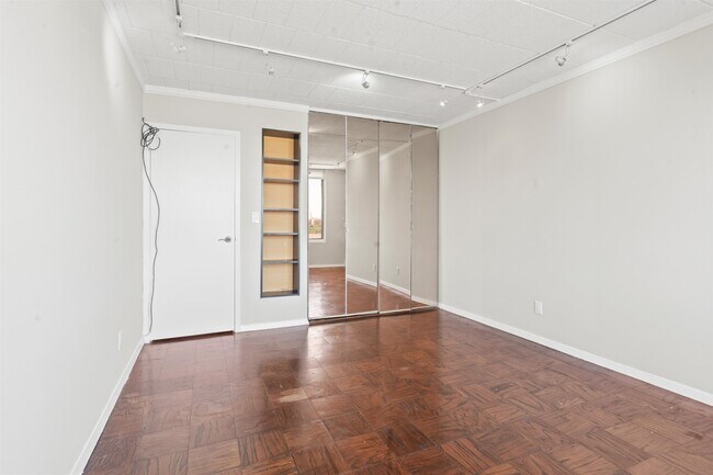Building Photo - 9060 Palisade Ave