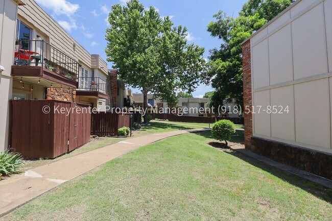 Building Photo - 4318 E 67th St
