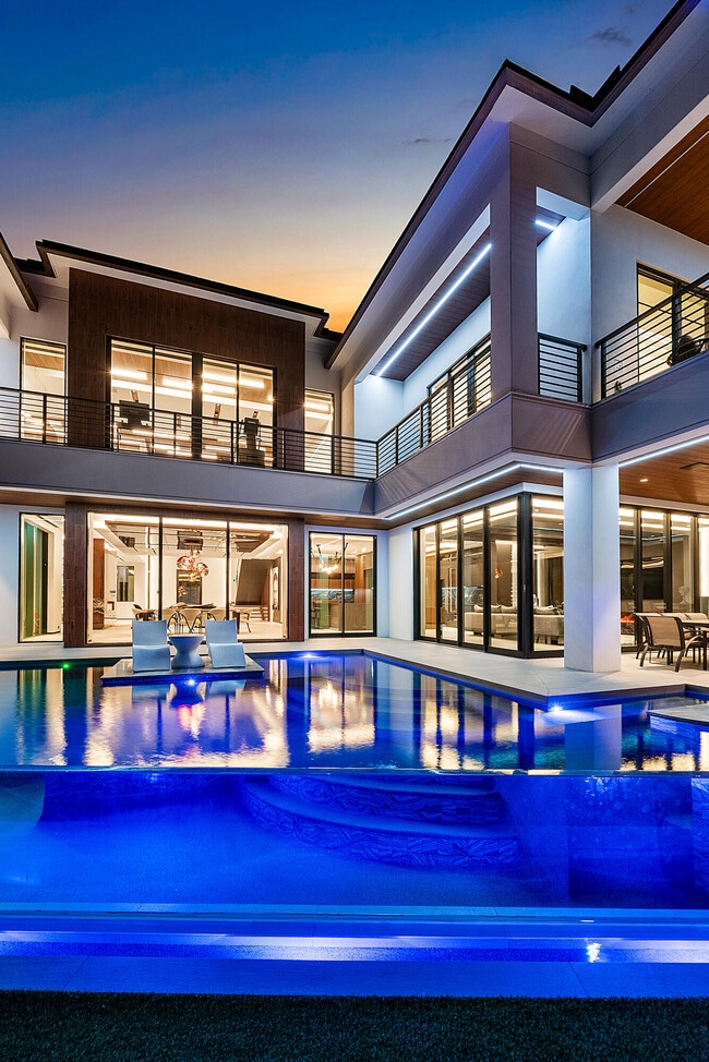 Building Photo - 2934 NE 8th Ave