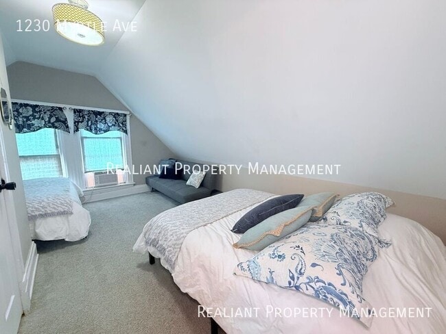 Building Photo - 1230 Myrtle Ave