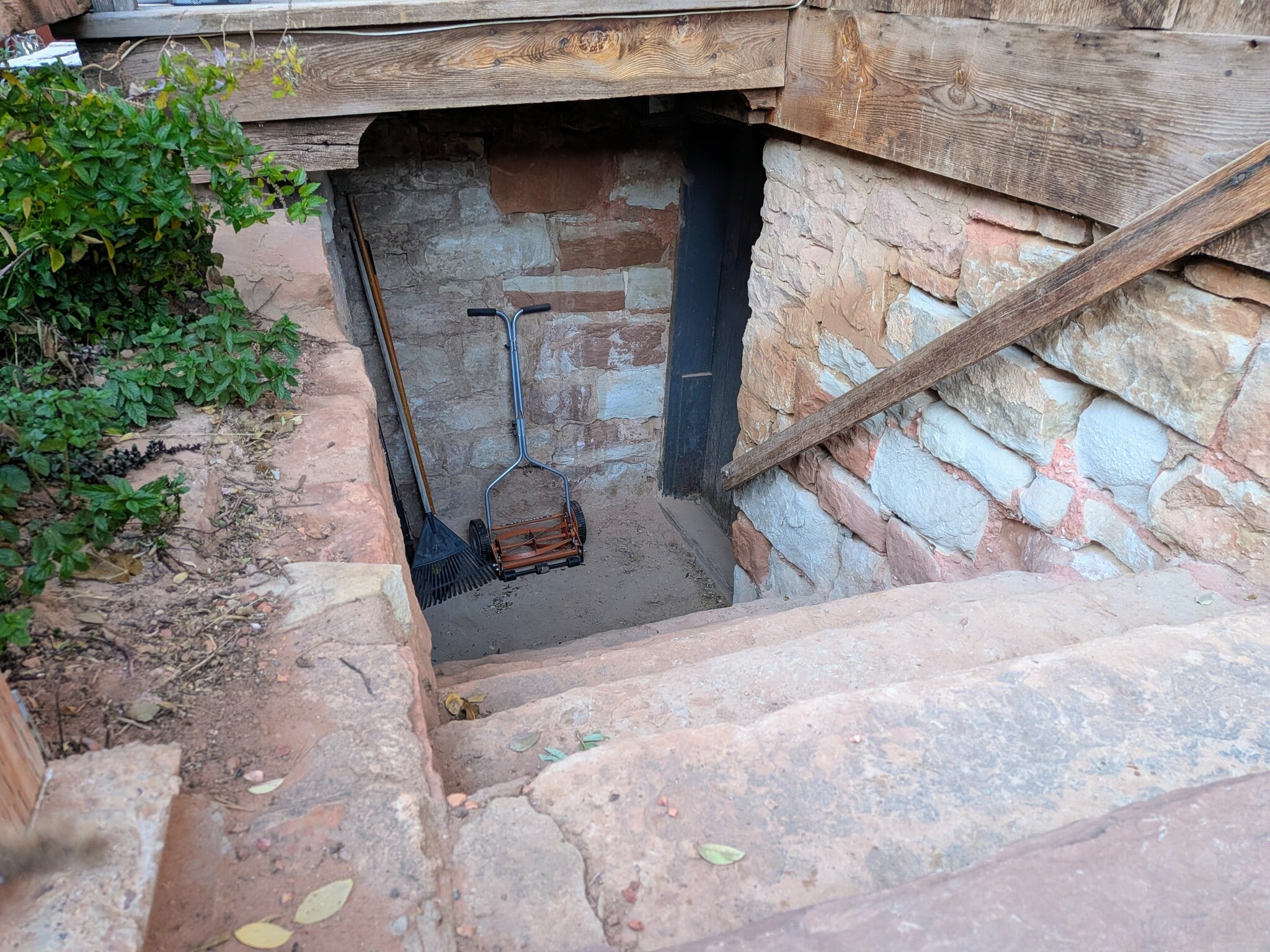 Building Photo - 169 S 200 W