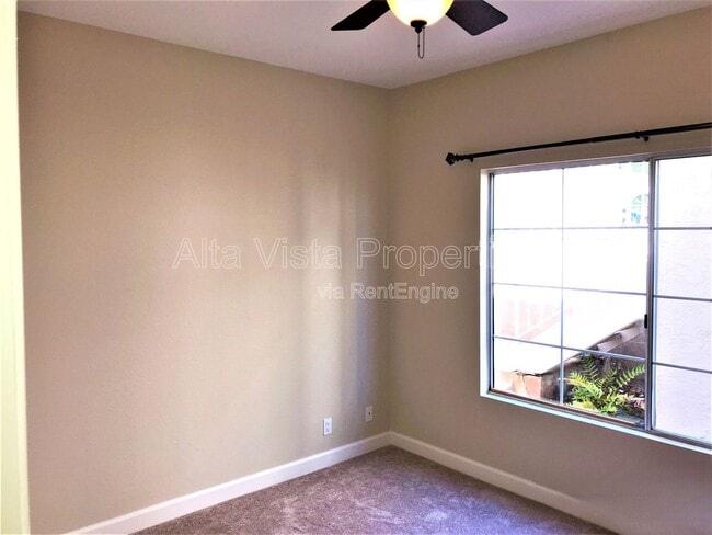 Building Photo - 1510 Calle Devanar