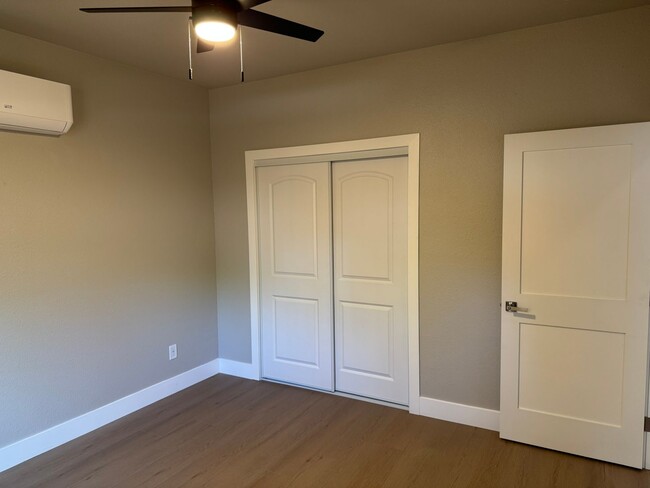 Building Photo - New Downtown Construction 650 Sqft. 1 Bedr...