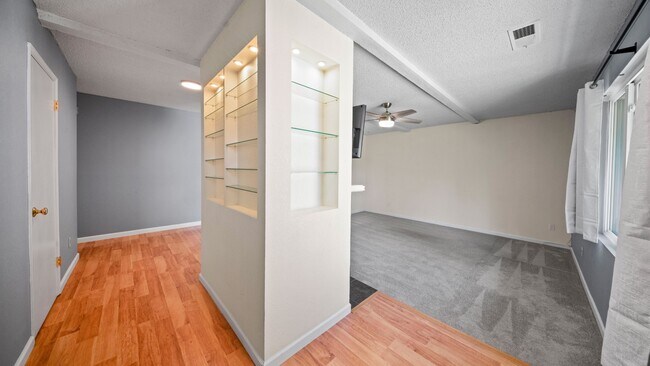 Building Photo - 1623 Oneel Dr