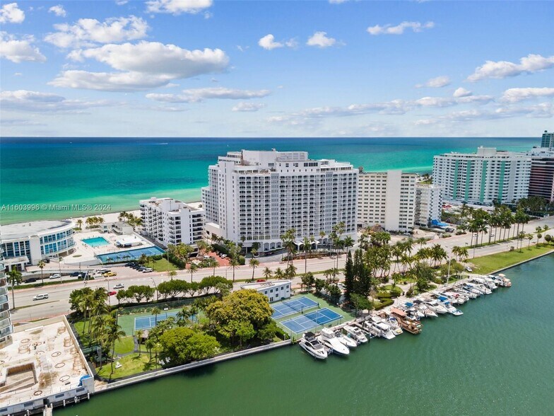 Building Photo - 5401 Collins Ave