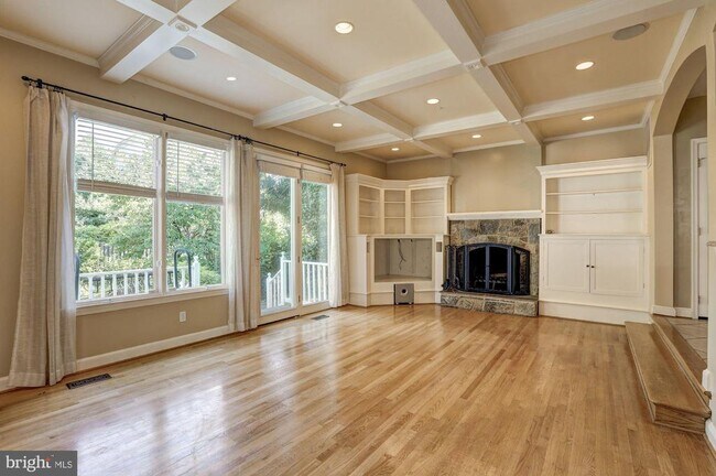 Building Photo - 5119 Manning Dr