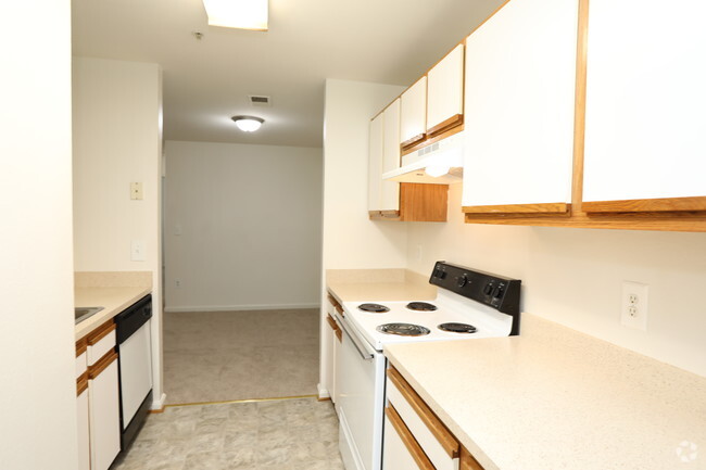 2BR, 1BA -877 SF - The Fields of Manassas