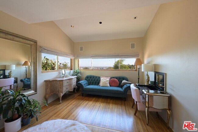 Building Photo - 6855 Los Altos Pl