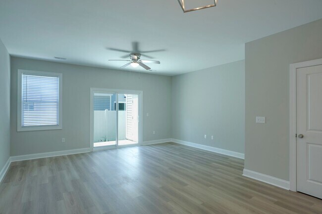 Building Photo - 321 Starfish Ln