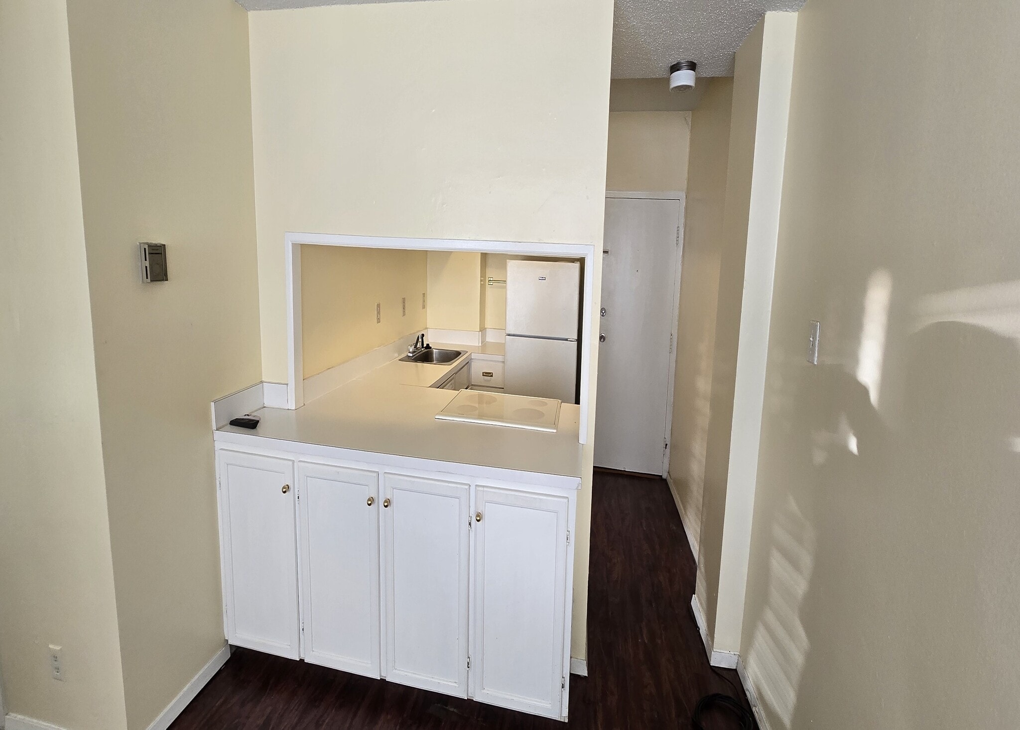 Building Photo - 1271 Poplar Ave