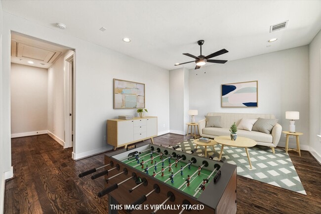 Building Photo - 912 Yale St