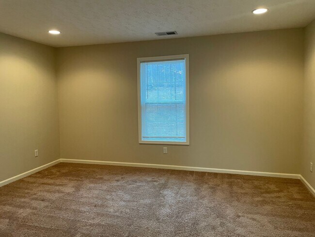 Building Photo - 407 Upper Stone Ave