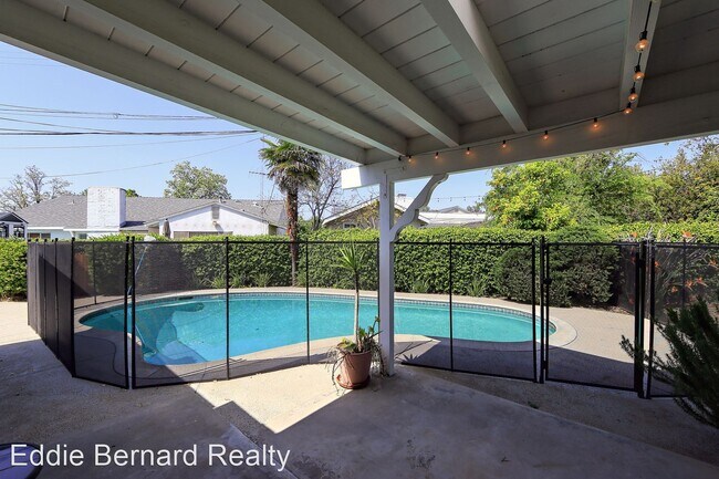 Building Photo - 4 br, 2 bath House - 17135 Tiara St.