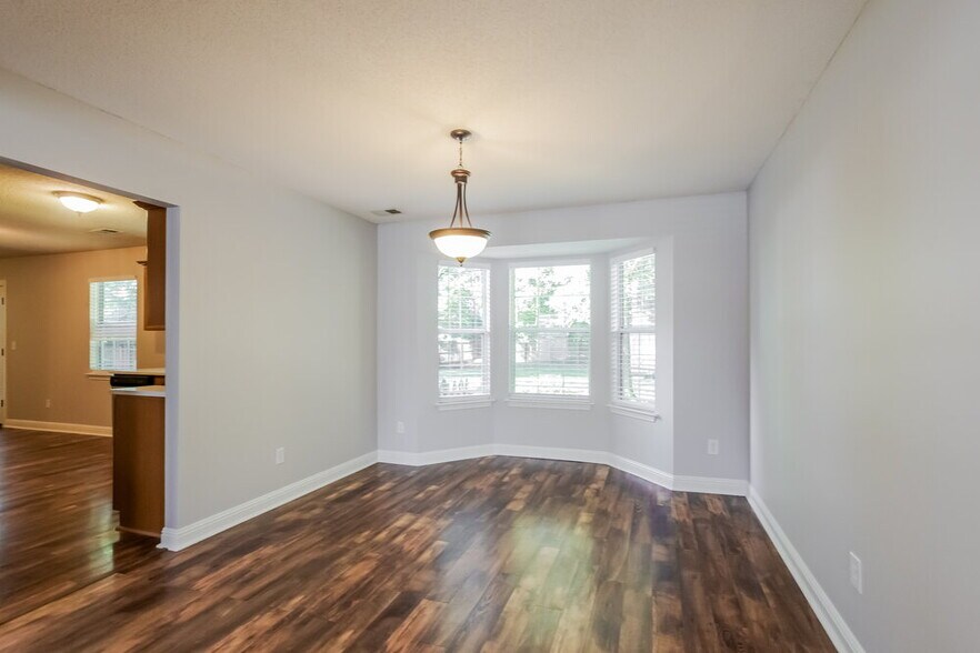 Building Photo - 3405 Mayhurst Dr