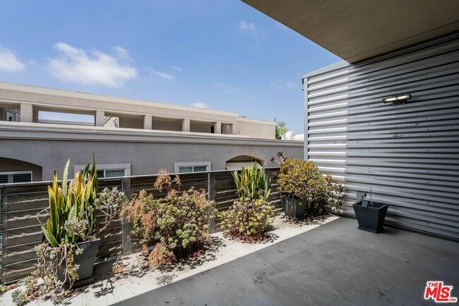Building Photo - 4080 Glencoe Ave