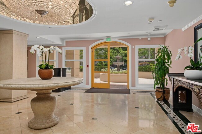 Building Photo - 430 N Oakhurst Dr