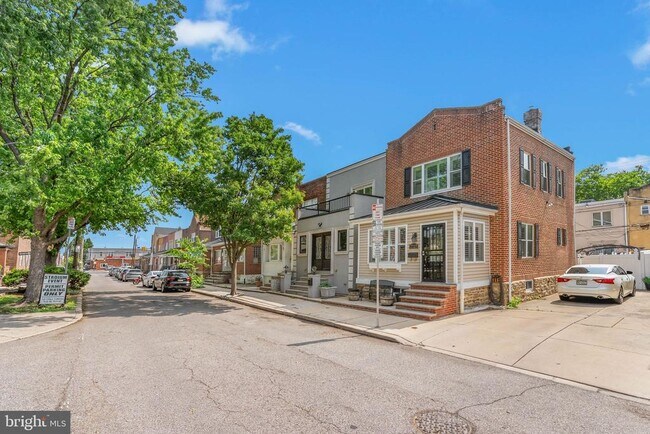 Building Photo - 2727 S 12th St