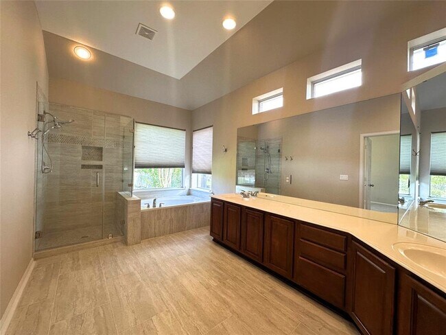 Building Photo - 136 Mountain Laurel Way