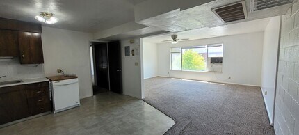 Building Photo - SINGLE FAMILY HOUSING -  2 bed/1 bath just off of University Parkway in Orem