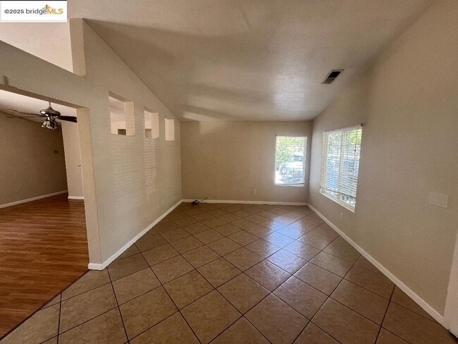 Building Photo - 3033 Mills Dr