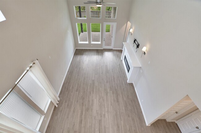 Building Photo - 360 Mallorn Ln